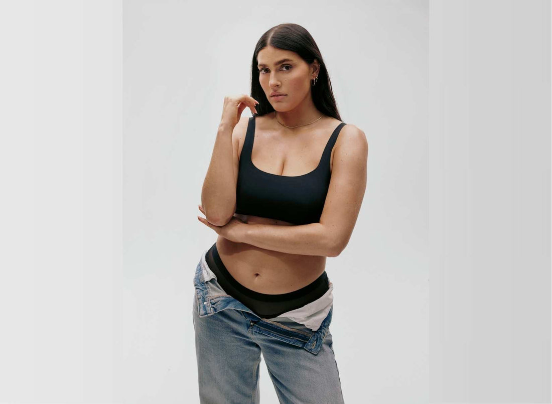 Woman wearing comfortable very day bralette Aurora form Gotyu